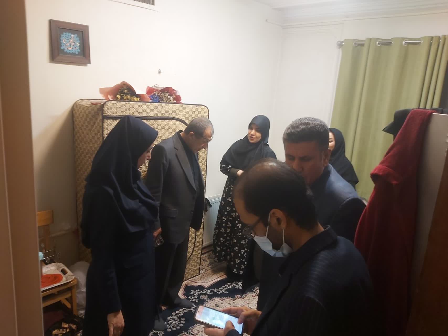 حضور اعضای هیأت رئیسه در خوابگاههای دانشجویی دانشگاه / دکتر عبادی فرد آذر در خوابگاه دخترانه آمل